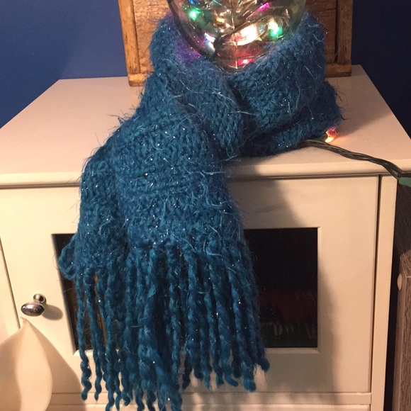 Sparkling Scarf & Sock Cap Matching Set - Picture 3 of 8